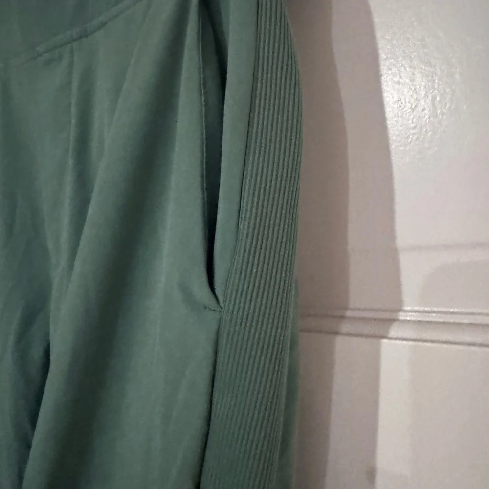 Athleta Brooklyn Ankle Pant in Green, Size 4, like new - Picture 4 of 7